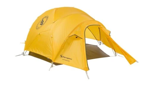 Big Agnes Battle Mountain 3 - 3 Person, 4 Season -Outlet Camping Store opplanet big agnes battle mountain 3 3 person 4 season gold tmbm319 av 1